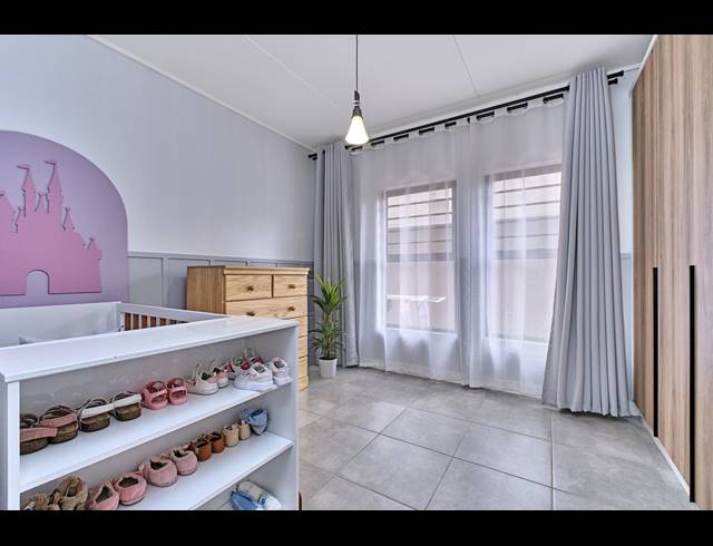 3 BEDROOM APARTMENT FOR SALE IN WATERFALL